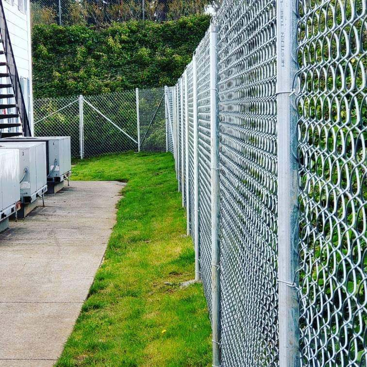 Why Choose HB Fence, Decking, & Construction? - Chainlink fence